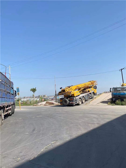 蓬溪县25吨吊车的租赁价格大概是多少？